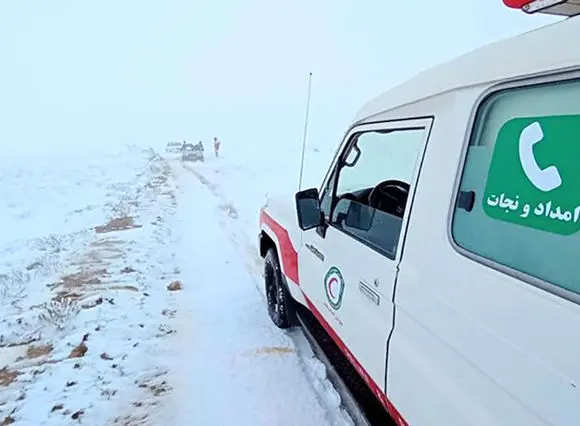 رهاسازی ۳۰ خودرو از برف و کولاک؛ افزایش واژگونی‌ها در ۲۴ ساعت گذشته / سخنگوی هلال احمر خبر داد