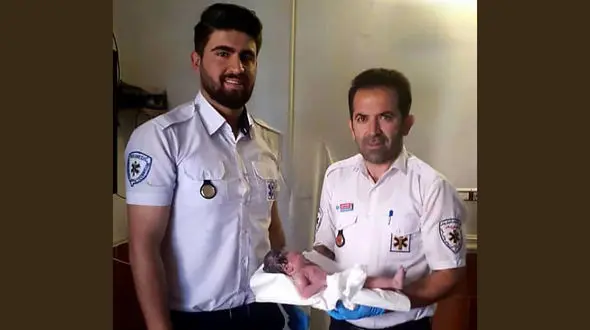 تولد نوزاد عجول در آمبولانس اورژانس اهواز