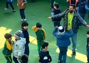 آواز شاد؛ معلم دهه هفتادی با بچهای دهه نودیش آی میرقصه ها، قبلا سنگین تر بودن دبیرا