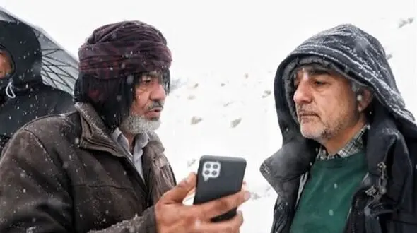 ساخت «نون‌خ۵» پیچیده شد؛ سعید آقاخانی و هنرمندانش در برف و بوران