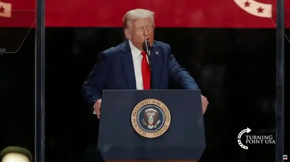 ترامپ: مسیر نجات آمریکا بازگرداندن ایمان به جامعه است