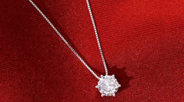 گردنبند نقره دخترانه در مدل های جذاب / عکس