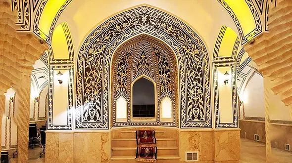 فیلم زنده حمام حاج شهباز خان روی میز دادگاه / عاملان هنجار شکنی بازجویی می شوند