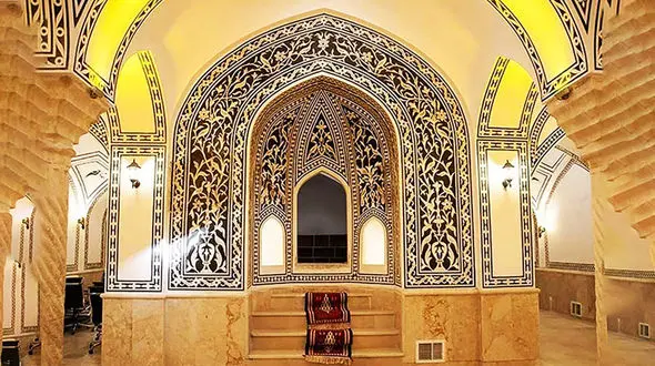 فیلم زنده حمام حاج شهباز خان روی میز دادگاه / عاملان هنجار شکنی بازجویی می شوند