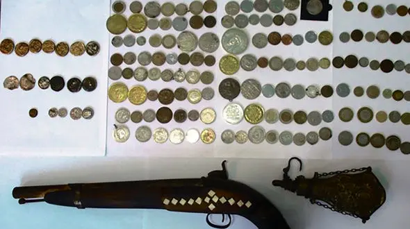 کشف گنج نفیس و تاریخی در مشگین شهر + عکس و جزییات