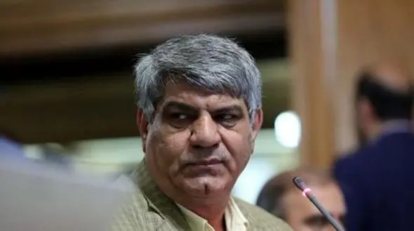 عضو شورای شهر از رانندگان تاکسی عذرخواهی کرد
