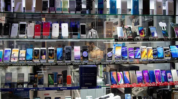 قاچاقچی قطعات موبایل در اندیمشک نقره داغ شد!