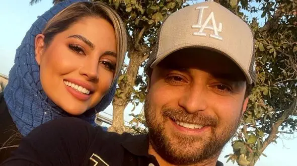 عکس بابک جهانبخش و همسرش در مقبره کوروش