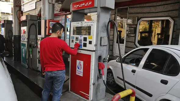 برای سوخت‌رسانی مطلوب به مسافران نوروزی کارت‌های آزاد جایگاه‌های کشور  ۱.۵ تا ۲ برابر افزایش یافت