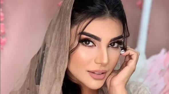 عکس زننده و عشوه زشت سارا سهیلی در تولد عجیبش / خواهر سینا مهراد و ساعد رد داد!
