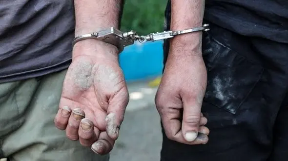 بازداشت شاخ اینستاگرام / پاتک پلیس کرمانشاه به انبار اسلحه
