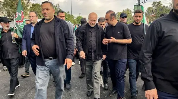 حضور قالیباف در راهپیمایی جاماندگان اربعین حسینی در تهران