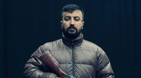 غافلگیری در سریال پایتخت ۷؛ «گادپوری»، رپرمعروف، همبازی نقی و ارسطو می‌شود؟!