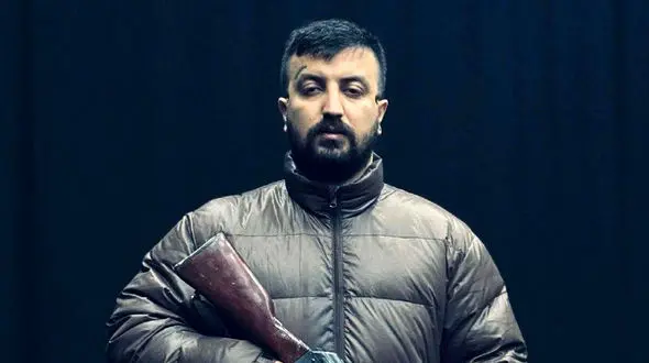 غافلگیری در سریال پایتخت ۷؛ «گادپوری»، رپرمعروف، همبازی نقی و ارسطو می‌شود؟!