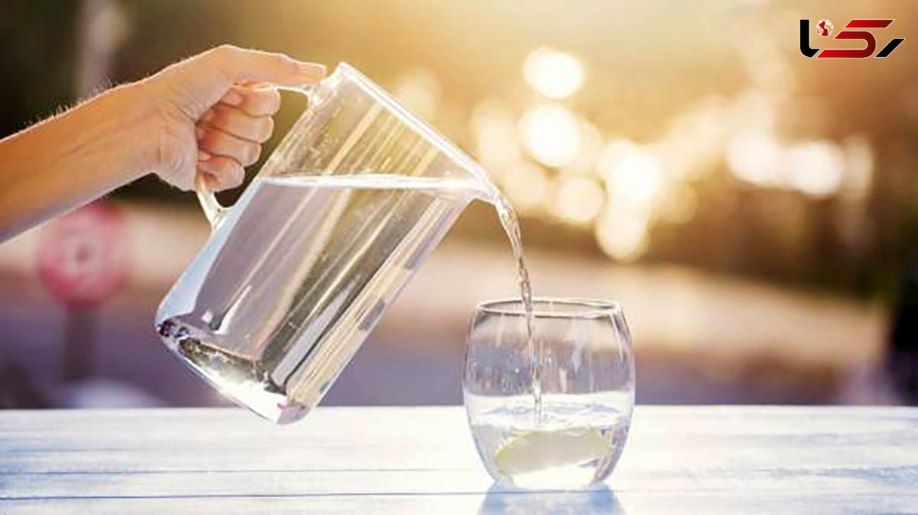 از نوشیدن آب گرم غافل نشوید