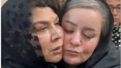 نگاهی به ضجه های شهره سلطانی در ختم برادر جوانش با حضور بازیگران/ از گریه های رویا میرعلمی و نعیمه نظام دوست تا حضور آشا محرابی و ...