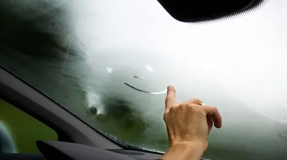 راه حل رفع بخار شیشه خودرو در زمستان