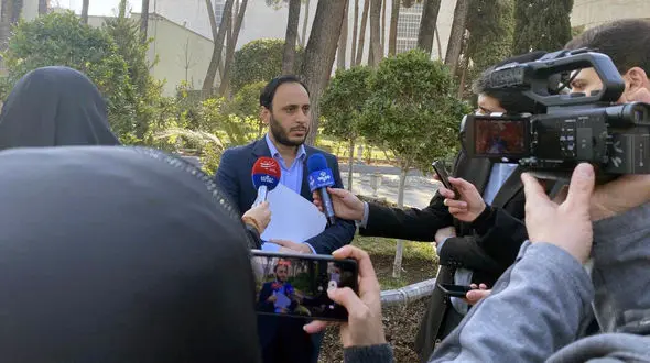 تصویب کلیات تغییر ساعت آغاز به کار ادارات، سازمان ها / جلسات هیات دولت تا جمعه ادامه خواهد داشت