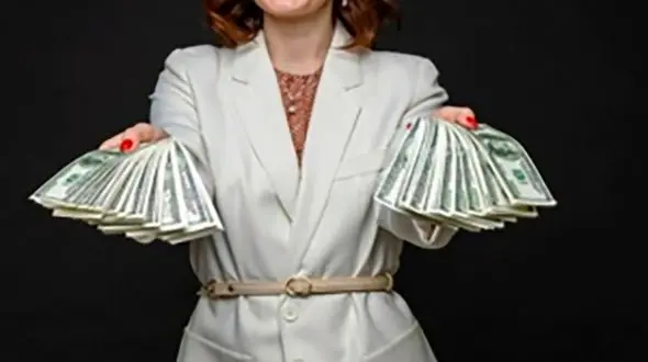 ثروتمندترین زن جهان را بشناسید / اعلام میزان ثروت و شغل 