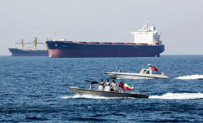 عواقب تشدید تنش میان ایران و آمریکا در تنگه هرمز /  ضرر اصلی را کشور‌هایی می‌کنند که وابستگی بیشتری به انرژی خاورمیانه دارند 