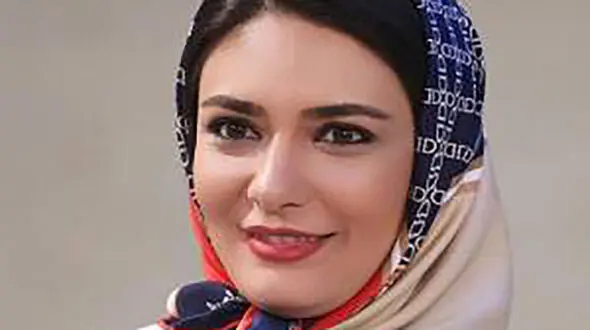 جذابیت خیره کننده لیندا کیانی با موهای سفید ! + عکس های مانکنی با کت و شلوار !