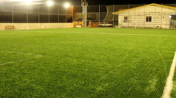 فیلم لحظه کور شدن یک مرد در بازی فوتبال 2 تیم مرند و تبریز