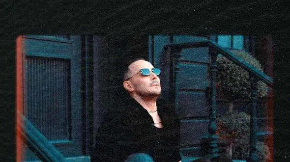 دانلود آهنگ باشکوه ناصر زینعلی/ یه ماهی بودم تو تنگ دلت که گل‌آلودم