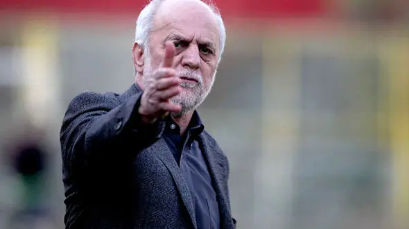 محمود خوردبین زیر تیغ جراحی