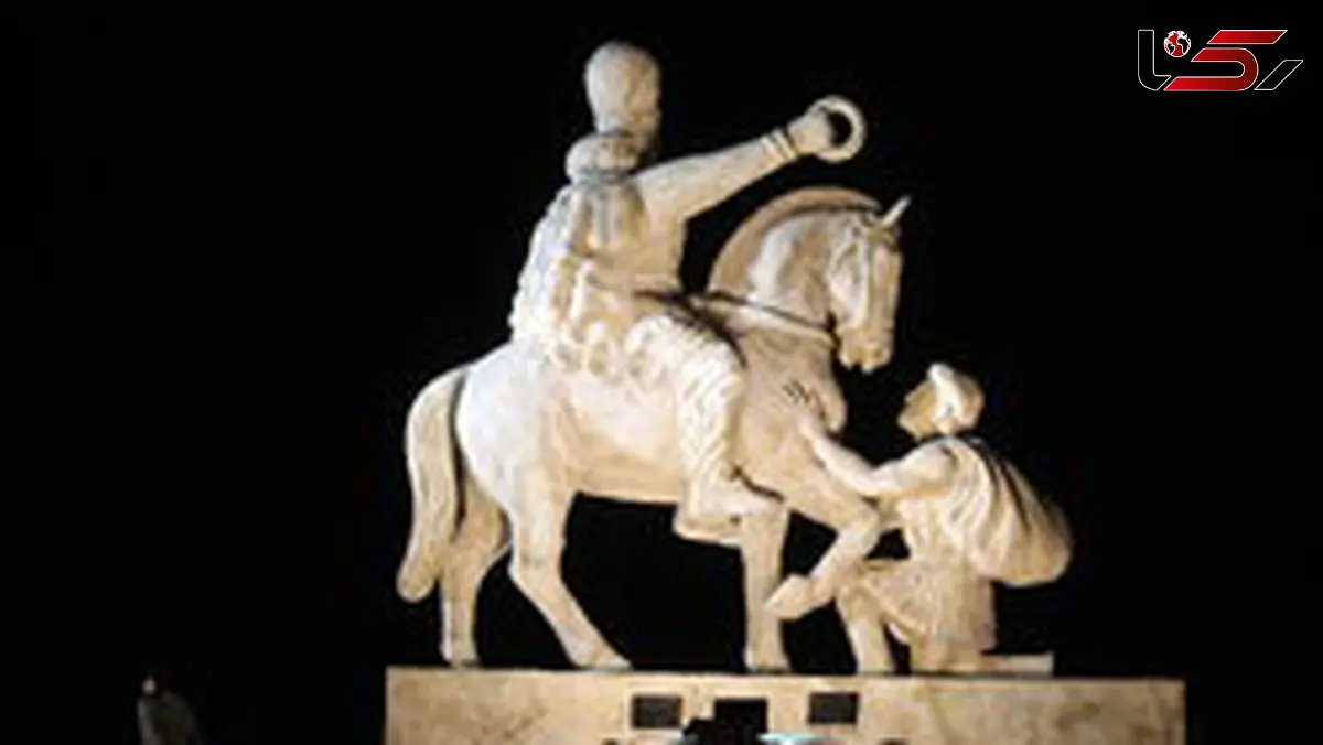 مجسمه شکست والرین از نمایش موقت در انقلاب به محل دائمی مهرآباد منتقل شد