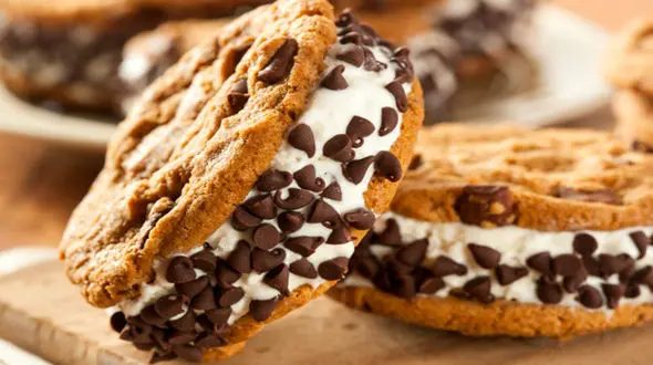 طرز تهیه دسر کوکی با بستنی