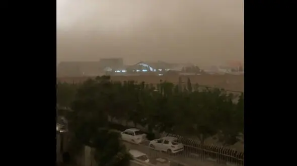 فیلم آخرالزمانی از طوفان تندری شدید در تهران 