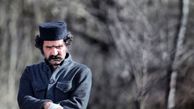 (عکس) چاوش خان تفنگچی مهربان سریال گیلدخت، در آغوش مادرش با تیپ و استایل امروزی / خوشتیپه، نه؟!