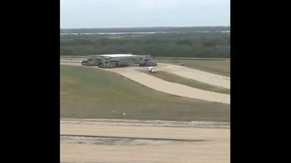 فیلم/ بزرگترین و سنگین ترین وسیله نقلیه دنیا 