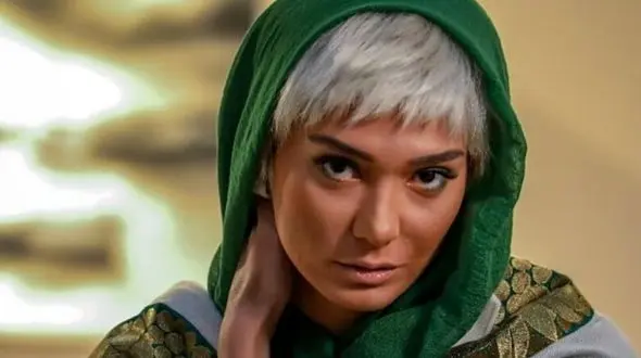 ژست عجیب و غریب مینا وحید پس از تنها شدن / خانم بازیگر هم رد داد!