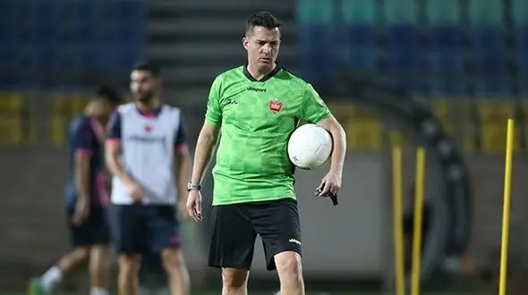 جنجال در کنفرانس خبری مربی پرسپولیس