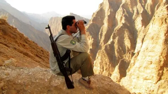 محیط بانان به جلیقه ضد گلوله، شوکر و اشک آور مجهز می شوند