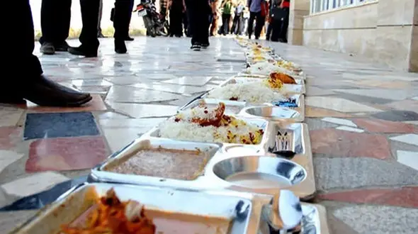 ۷ ماه پس از مسمومیت دسته جمعی در دانشگاه فرهنگیان تهران؛ غذای بی کیفیت همچنان بر سفره دانشجو معلمان