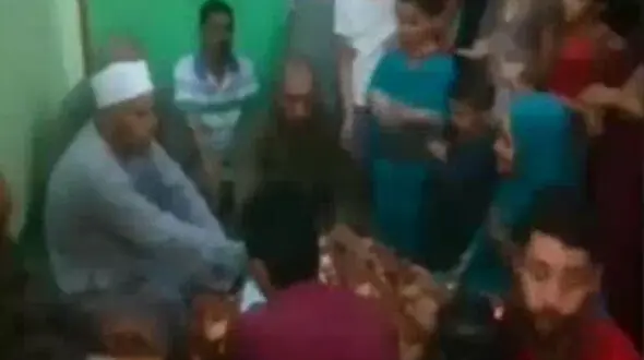 مرگ ناگهانی یک عاقد هنگام جاری کردن عقد دخترش +فیلم