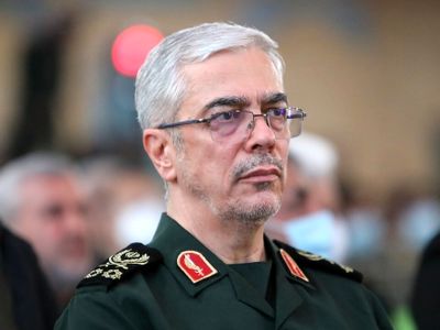 عکس  2 دختری که از سردار باقری به یادگار مانده /  شباهت باورنکردنی دختر کوچک ایشان به پدر !