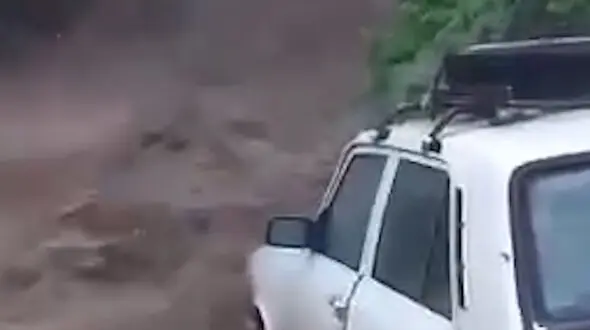 فیلم وحشت آور از جاری شدن سیل در خلخال 