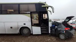 برخورد مرگبار تیبا و اتوبوس در سمنان / ۳ نفر جان باختند