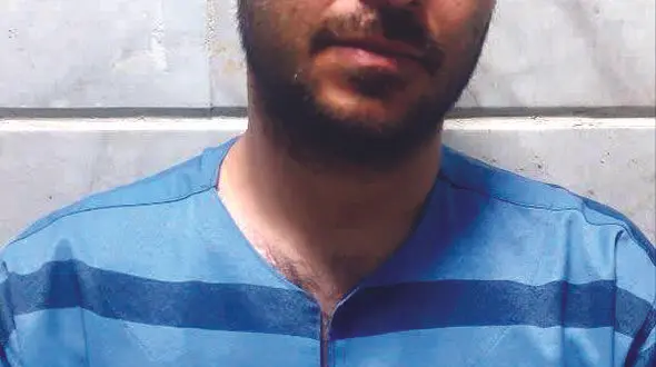 قاتل فراری با اسلحه به دادسرای قتل مشهد رفت + عکس قاتل و مقتول
