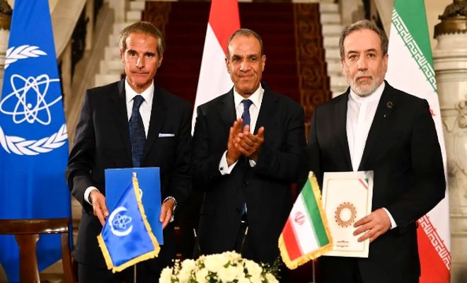 تصاویر چهره جدی عراقچی در قاهره جلب توجه کرد!
