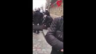 برخورد عجیب پلیس فرانسه با معترض مبتلا به بیماری صرع +فیلم