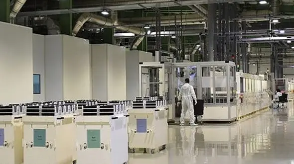 امکان فرش کردن ایران با پنل های خورشیدی مهیا شد/صفحات خورشیدی ایرانی؛ 60 درصد ارزان تر از نمونه مشابه خارجی است + فیلم