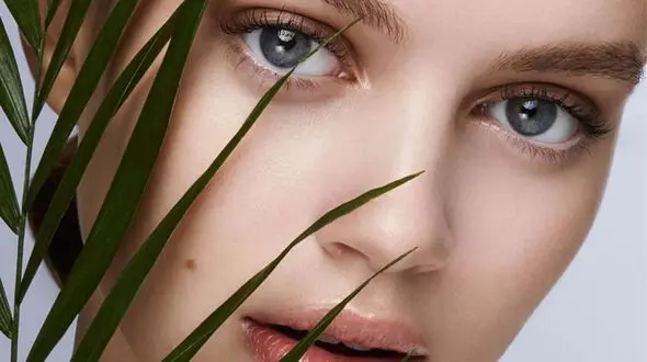 پاکسازی پوست در بهار؛ قدم به قدم تا داشتن پوستی درخشان