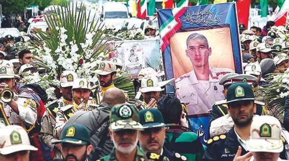 ماجرای نیمه شب خونین میرجاوه / گفتگو با خانواده شهدای پاسگاه مرزی + عکس