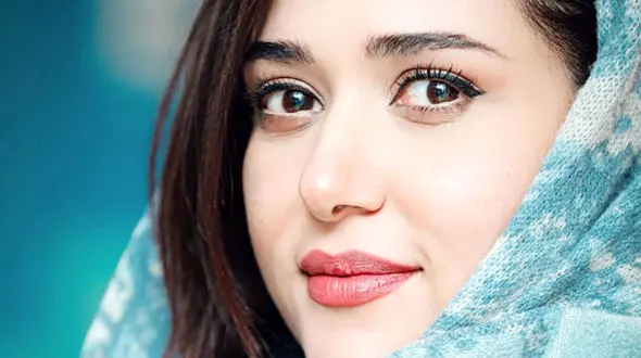 فیلم حسرت برانگیز از پریناز ایزدیار / مردم برای این خانم بازیگر صف می بندند !