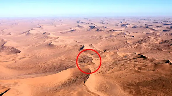 تصویر خیالی جالب شبیه نیم رخ انسان در بیابان +تصاویر 