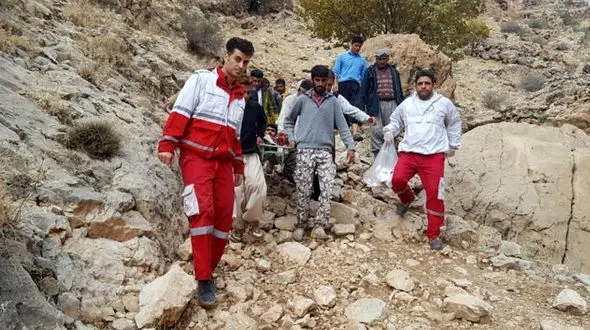 9 ساعت نفس گیر چگونه گذشت ؟! / گمشدن خطرناک 4 کوهنورد شیرازی در کوه خامی + عکس